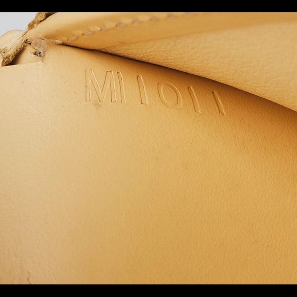 LOUIS VUITTON Vanilla Epi Leather Compact Wallet - Picture 7 of 8